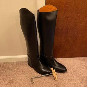 Tall black riding boots, leather, ladies size 9